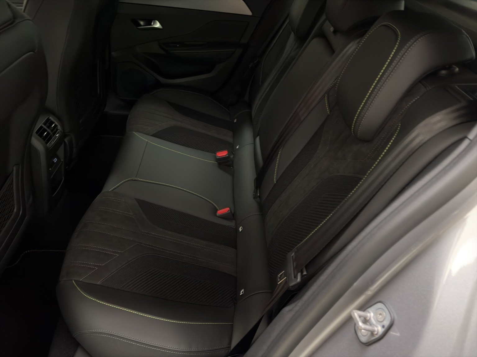 PEUGEOT 308 1.2 Hybrid GT