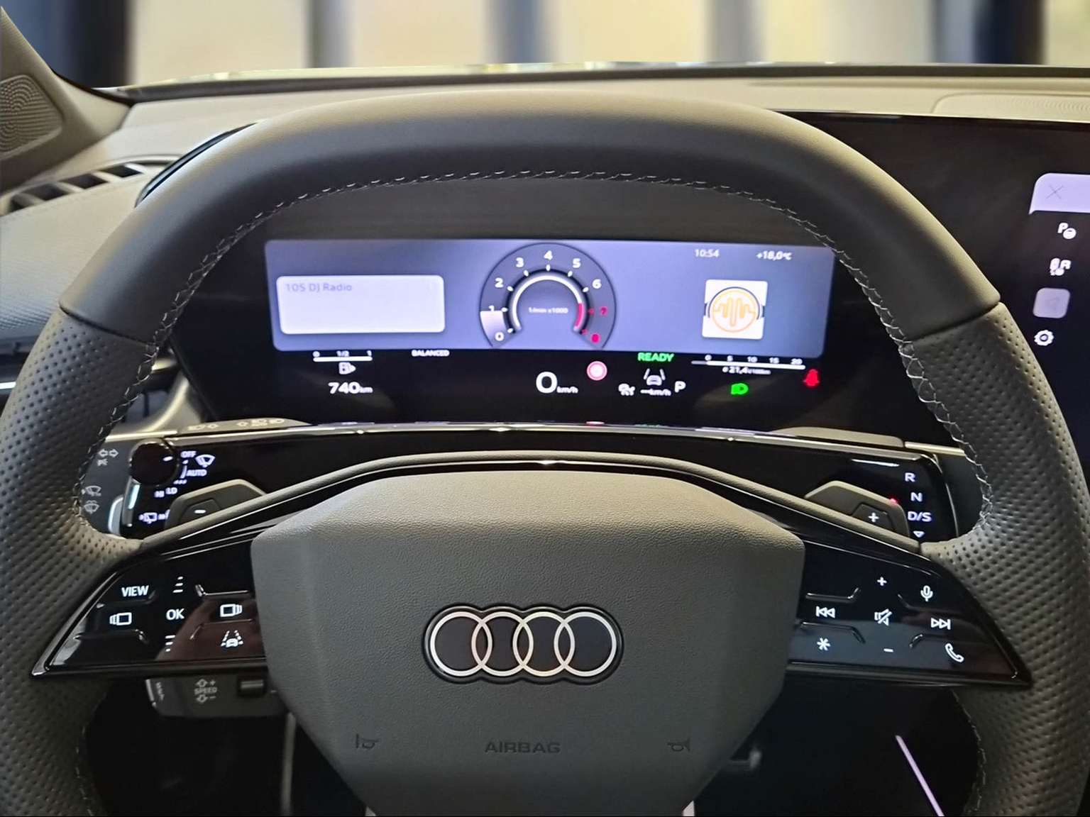 AUDI Q3 SUV e-hybrid 200 kW S tronig Mythosschwarz Metallic