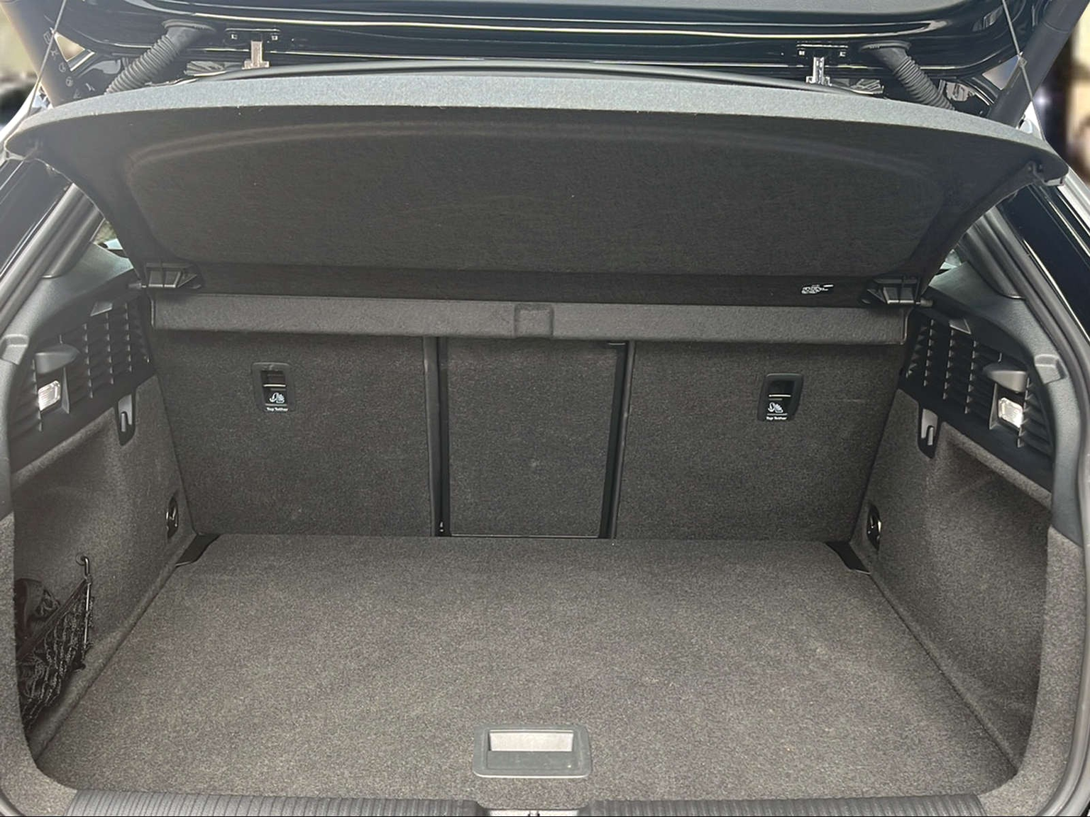 AUDI Q2 40 TFSI S line quattro S-tronic Mythosschwarz Metallic