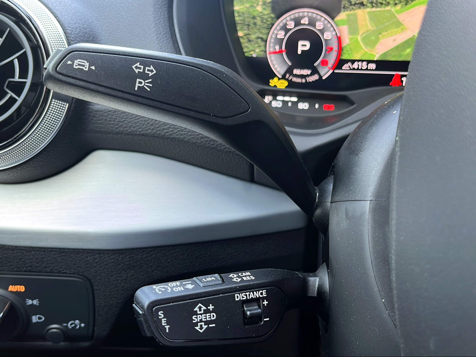 AUDI Q2 40 TFSI S line quattro S-tronic Mythosschwarz Metallic