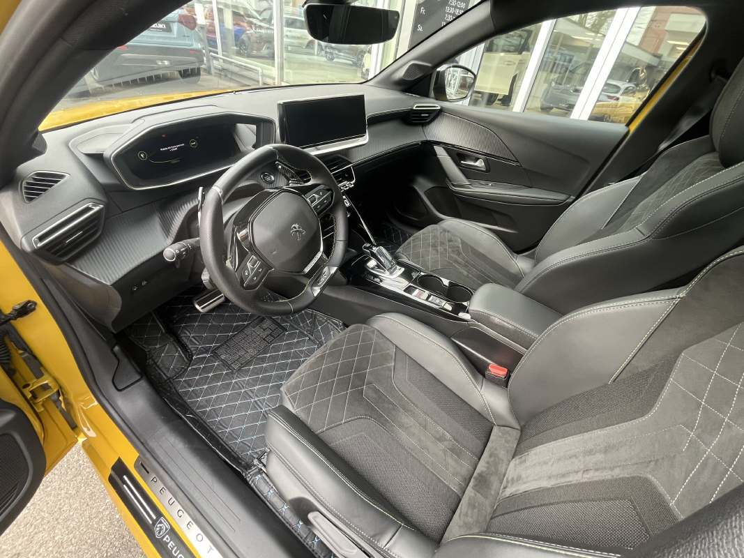 PEUGEOT 208 1.2 PureTech 100 GT Pack