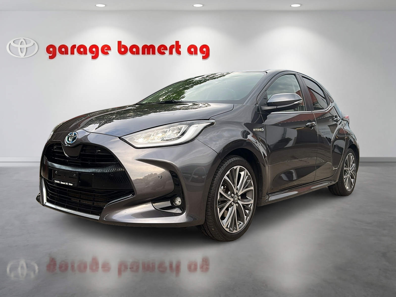 TOYOTA Yaris 1.5 VVT-i HSD Premium