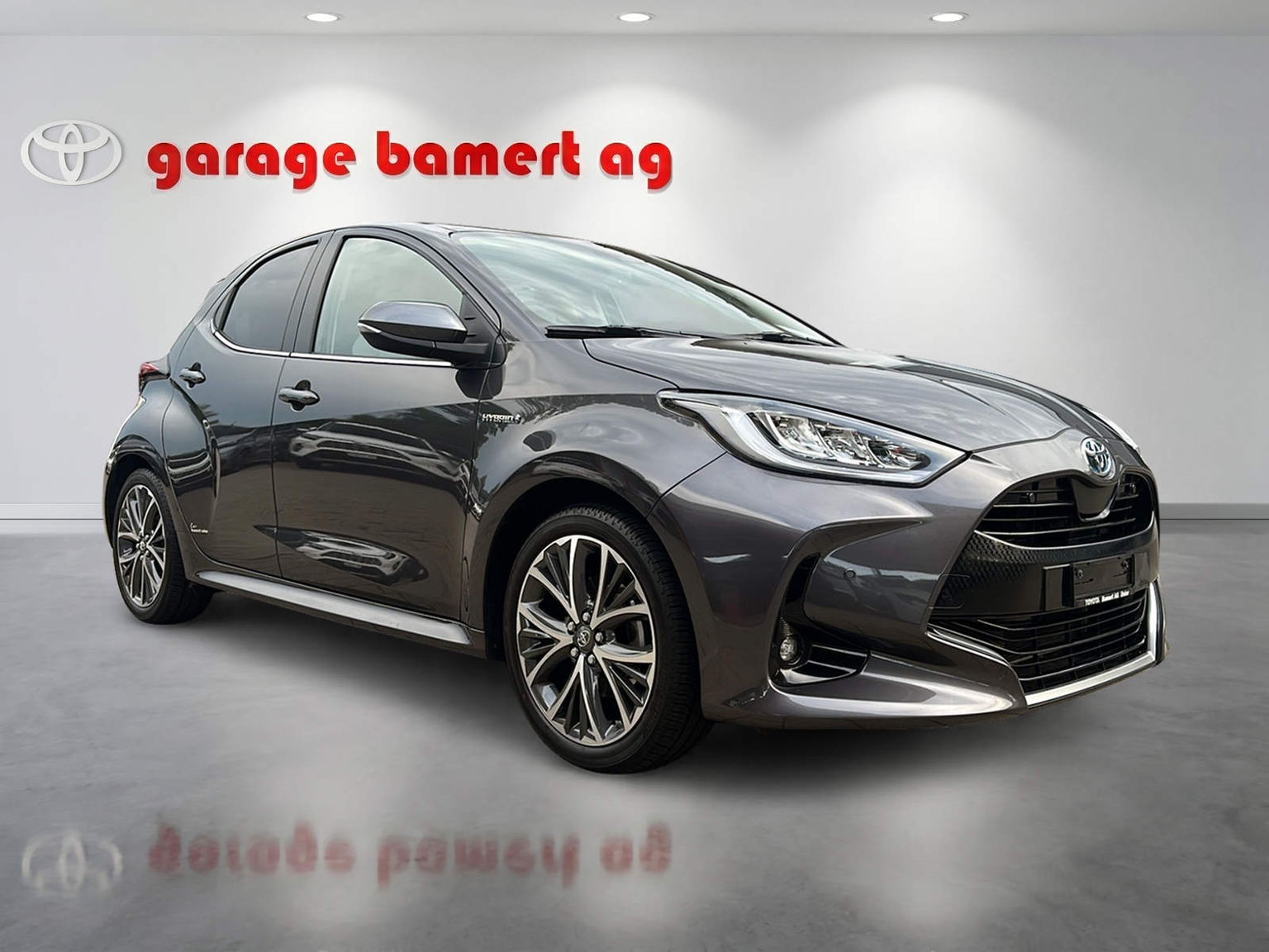 TOYOTA Yaris 1.5 VVT-i HSD Premium