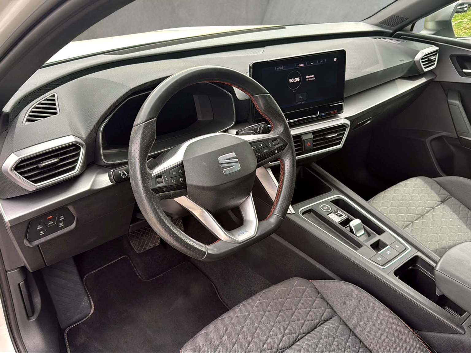 SEAT Leon 1.5 eTSI mHEV DSG Hola FR