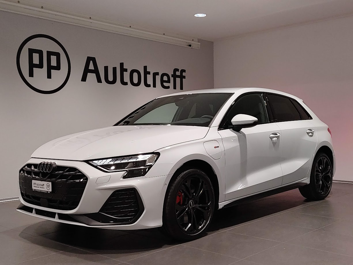 AUDI A3 Sportback 45 TFSI e S line Attraction S-tronic