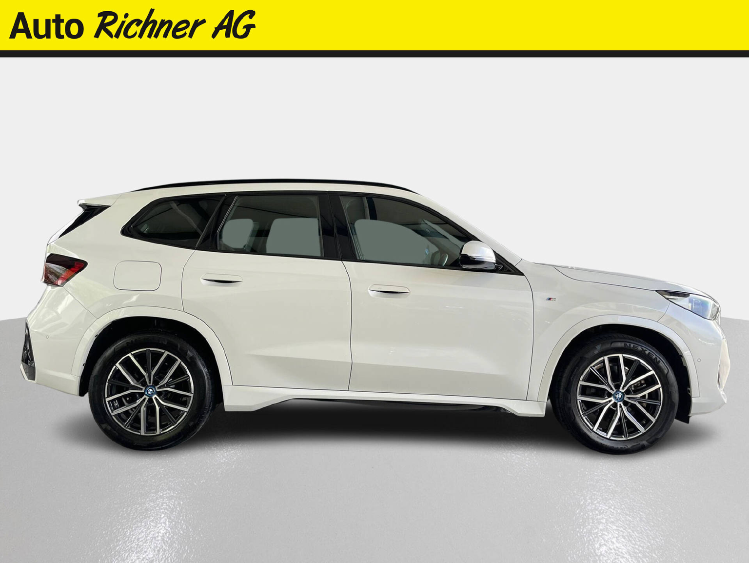 BMW X1 25e xDrive paddles