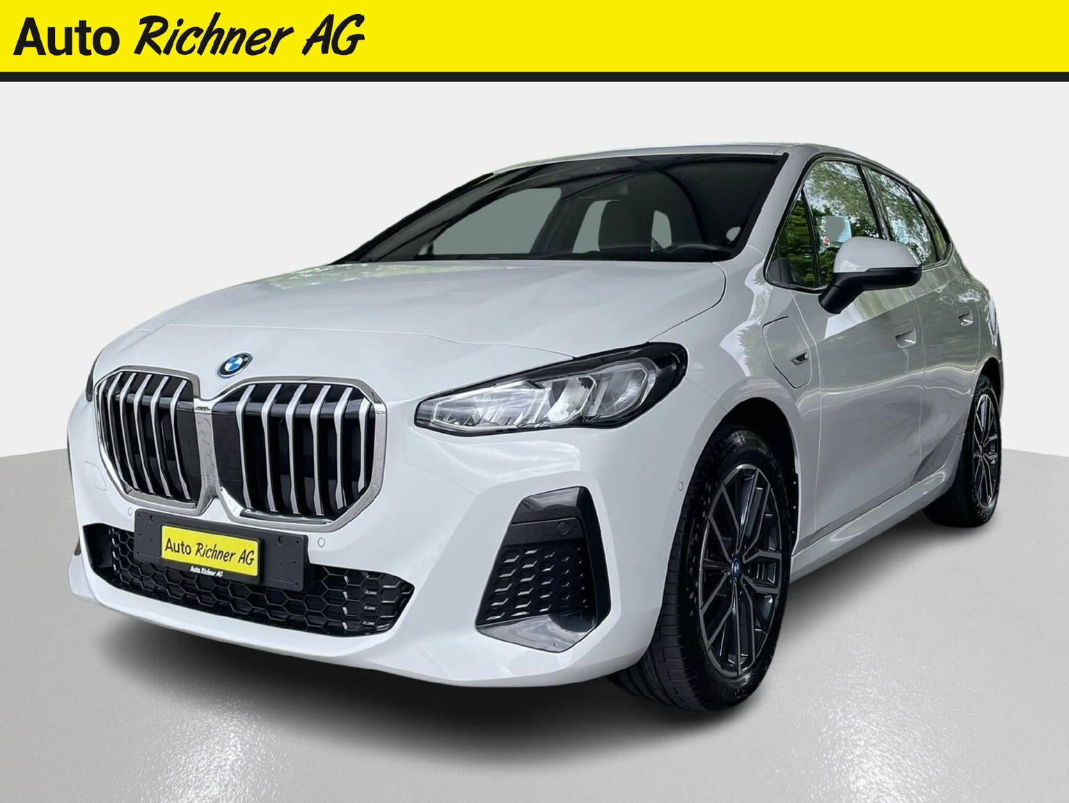 BMW 225e xDrive paddles Active Tourer