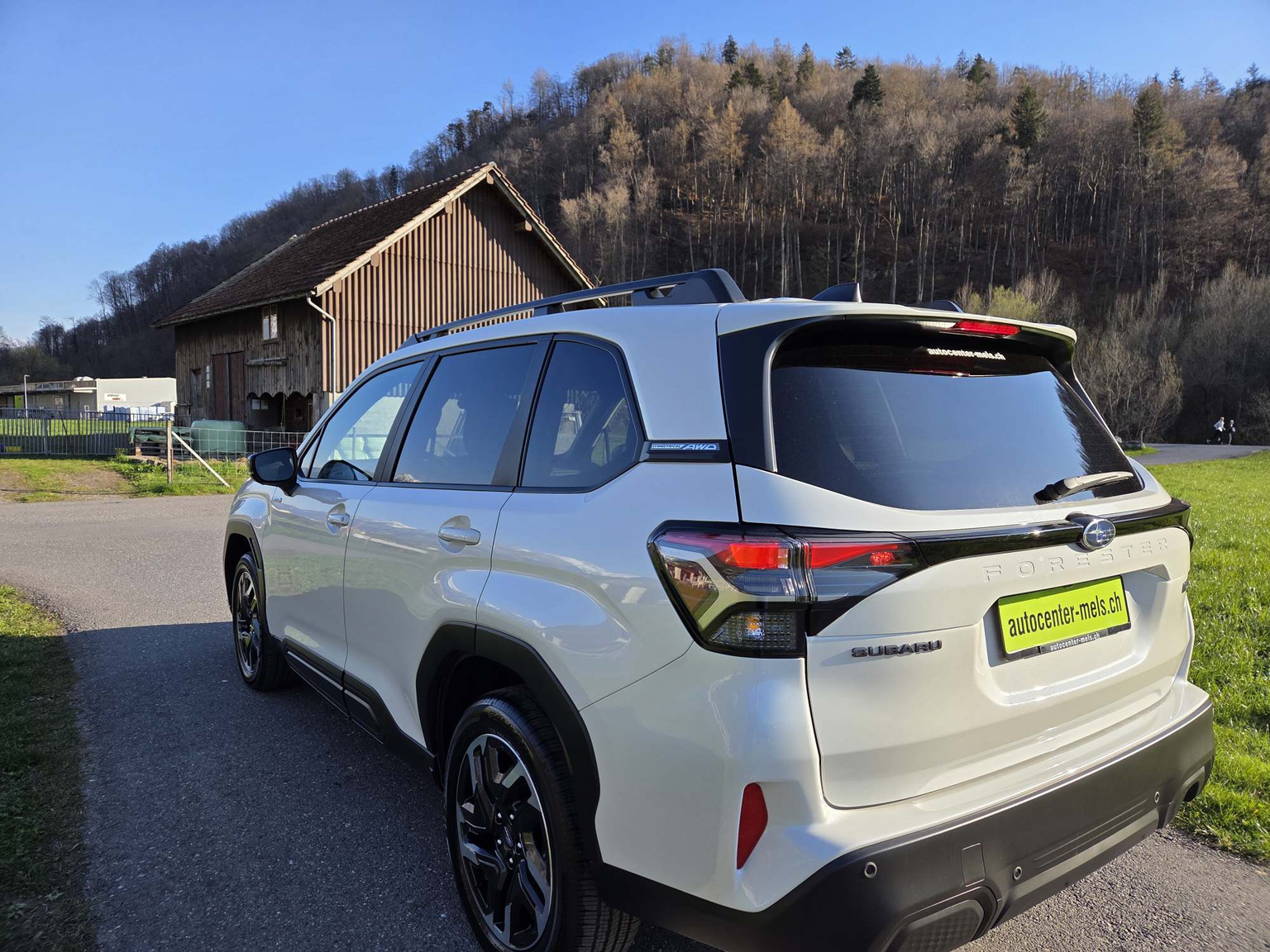 SUBARU Forester Station 2.0i e-Boxer Swiss Plus