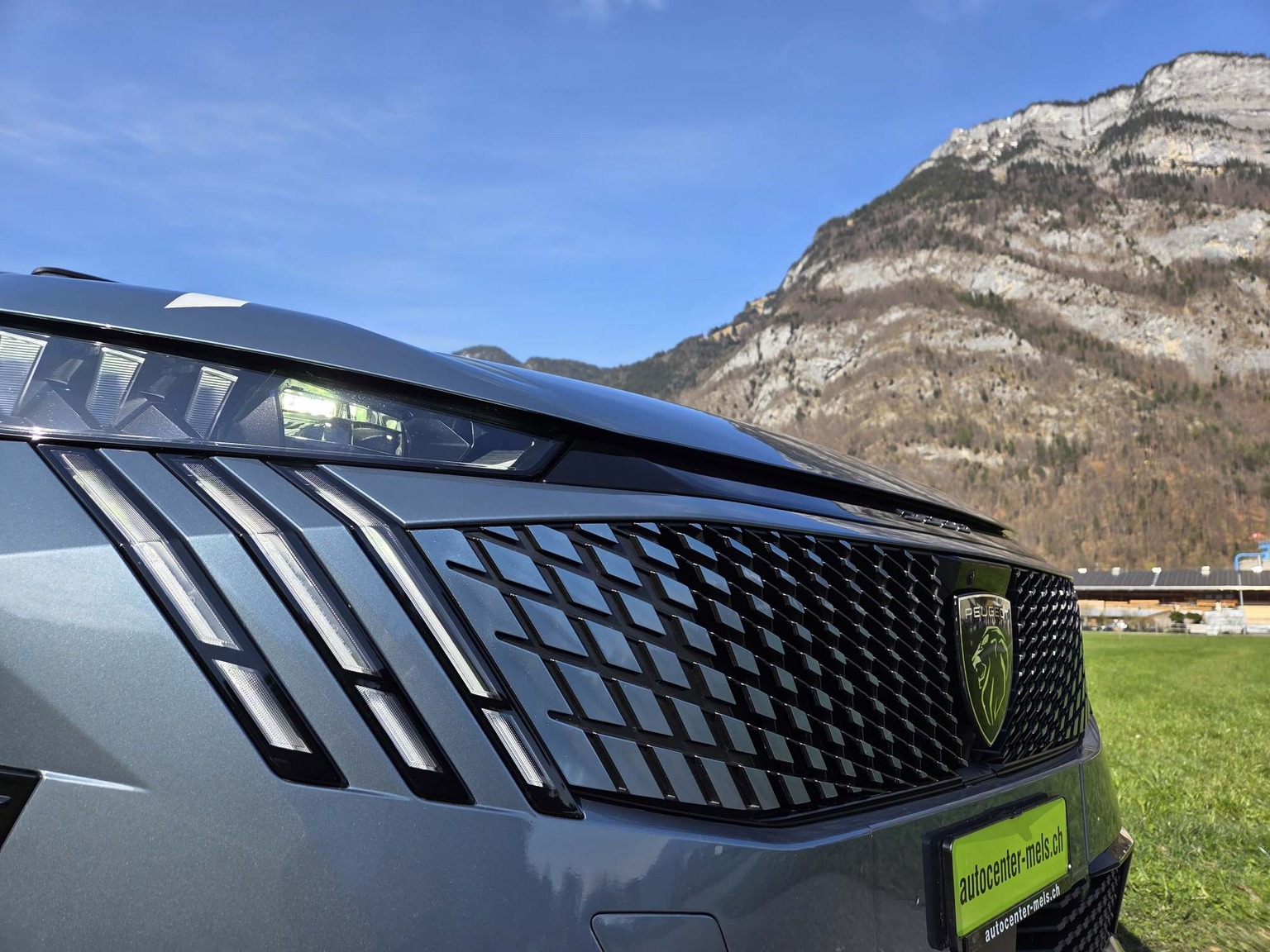 PEUGEOT 5008 e-Launch Edition AWD