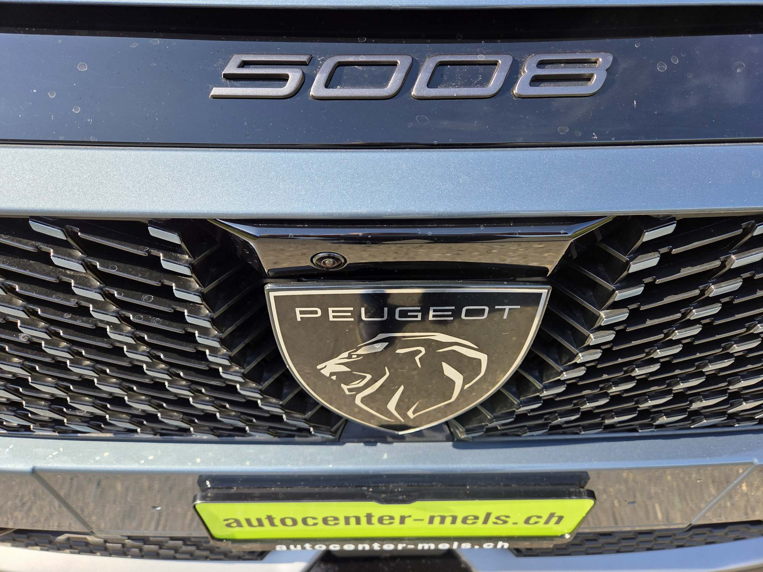 PEUGEOT 5008 e-Launch Edition AWD