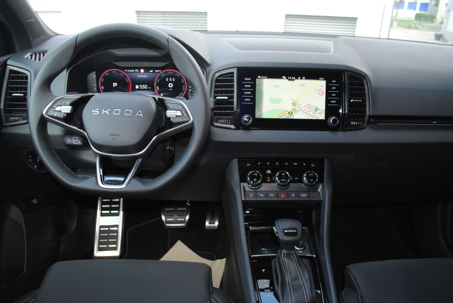 SKODA Karoq 1.5 TSI SportLine DSG