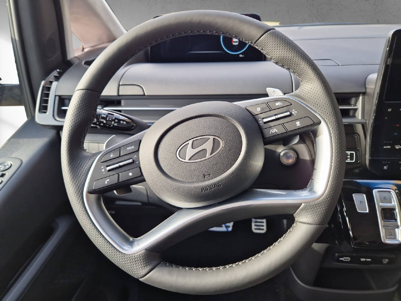 HYUNDAI Staria Premium Vertex 1.6 T-GDi HEV MY25