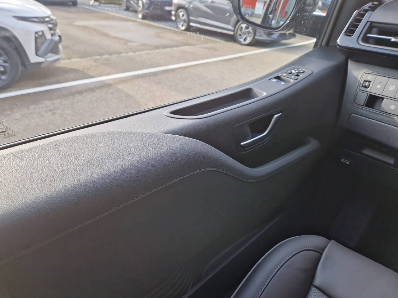 HYUNDAI Staria Premium Vertex 1.6 T-GDi HEV MY25