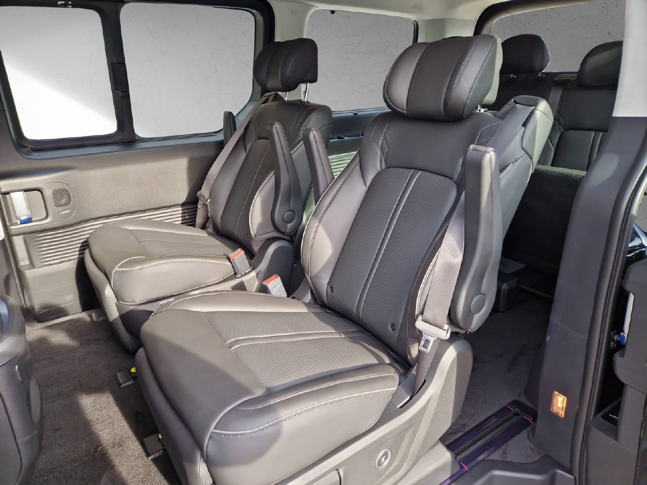 HYUNDAI Staria Premium Vertex 1.6 T-GDi HEV MY25