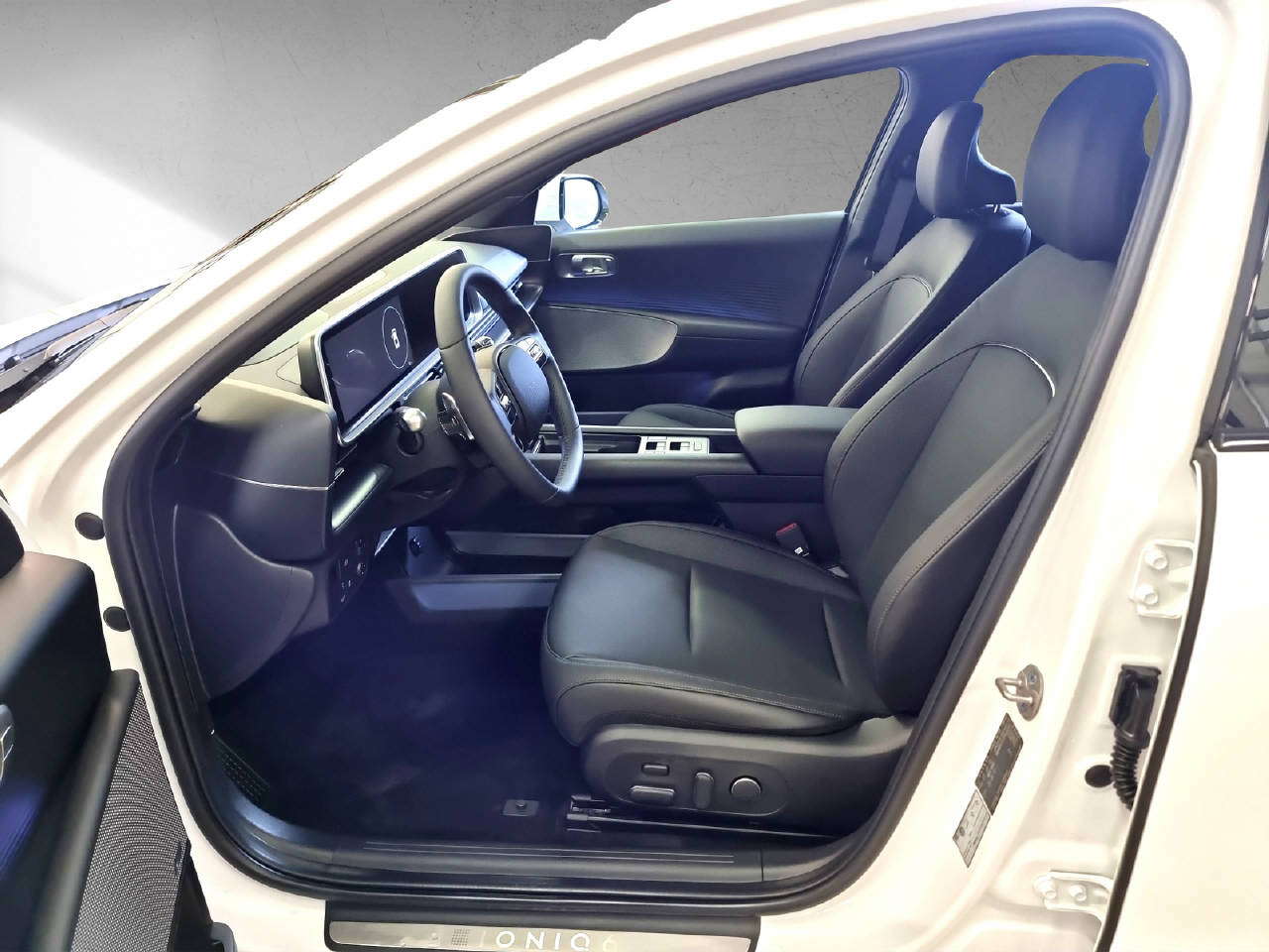 HYUNDAI Ioniq 6 Launch Edition 4WD 20"