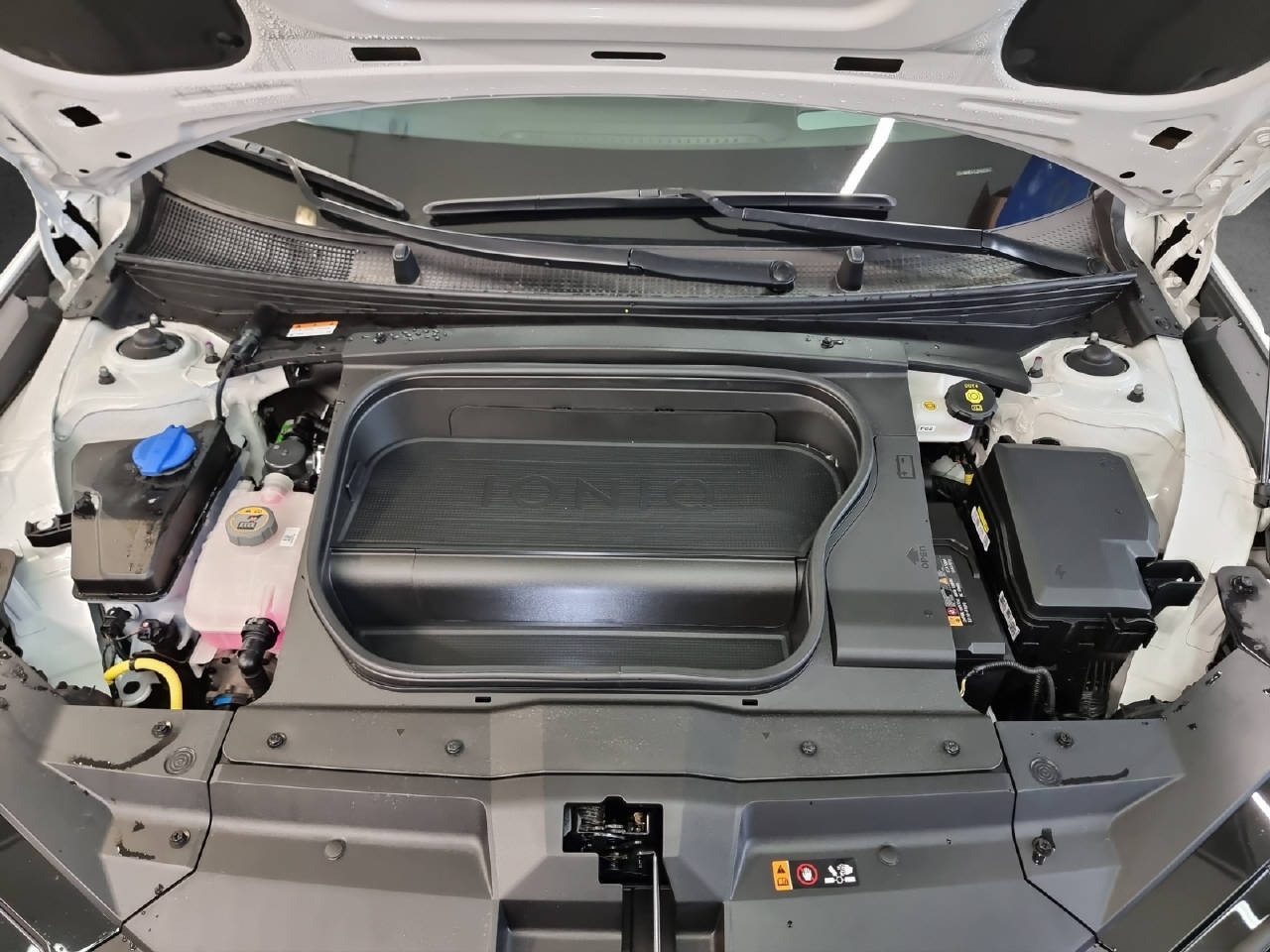 HYUNDAI Ioniq 6 Launch Edition 4WD 20"