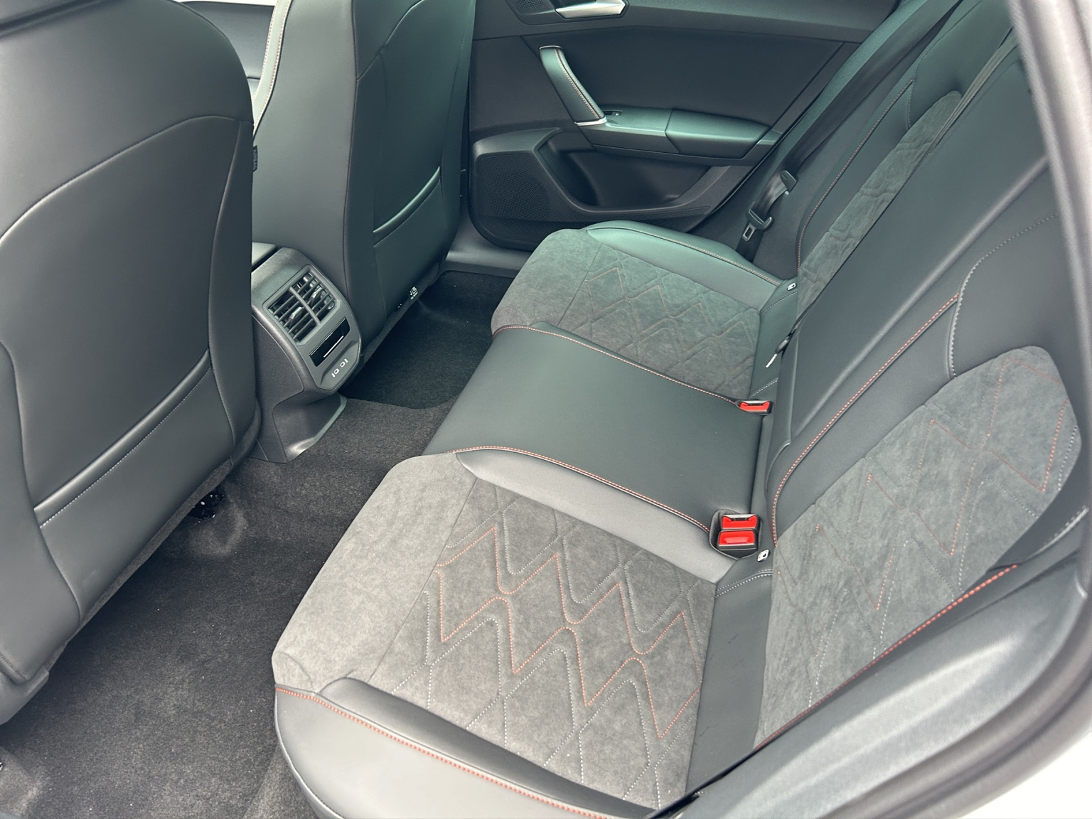 SEAT Leon 1.5 eTSI mHEV DSG Move FR