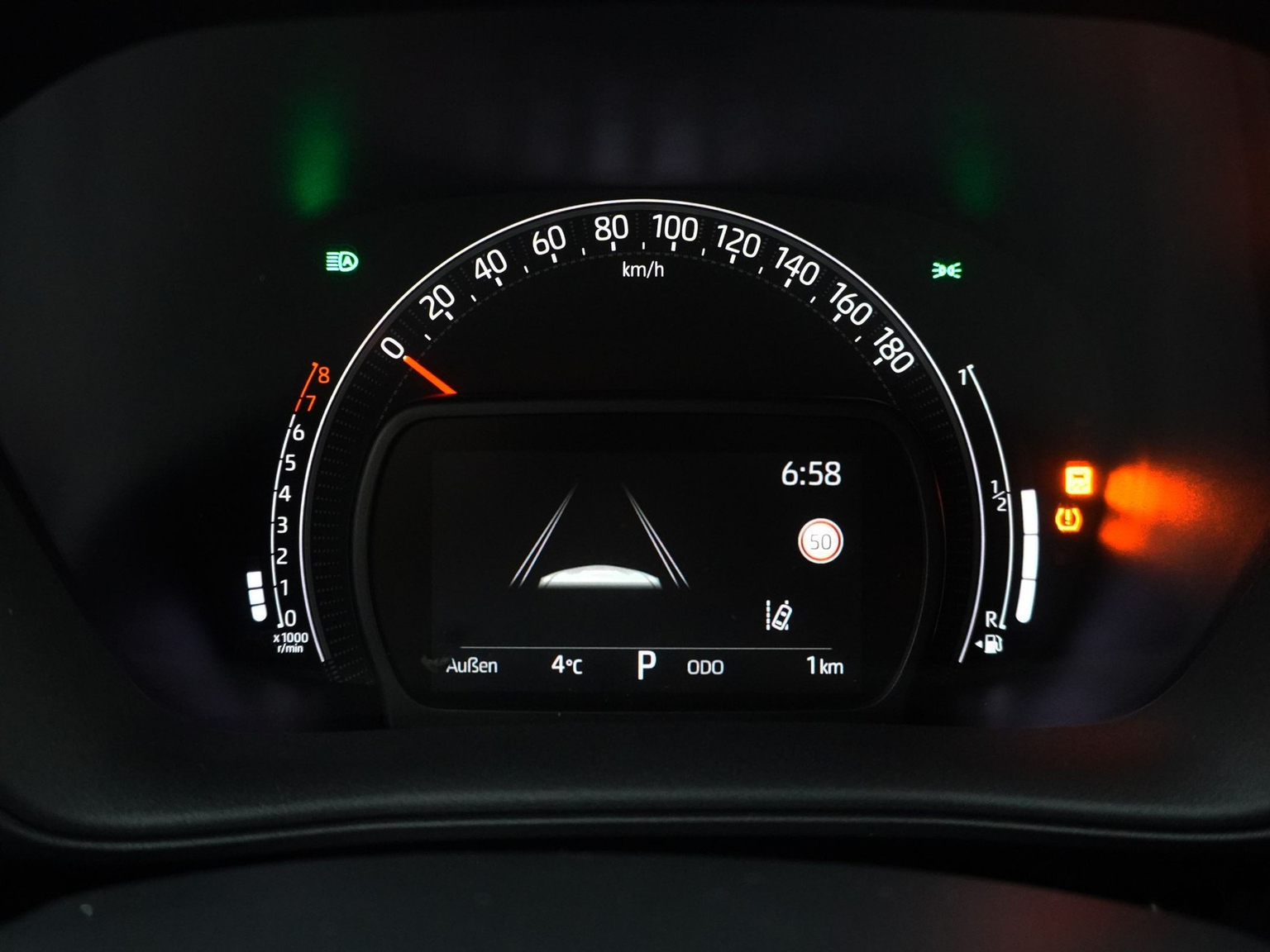 TOYOTA Aygo X 1.0 VVT-i Comfort ** 8-Fach Bereift **