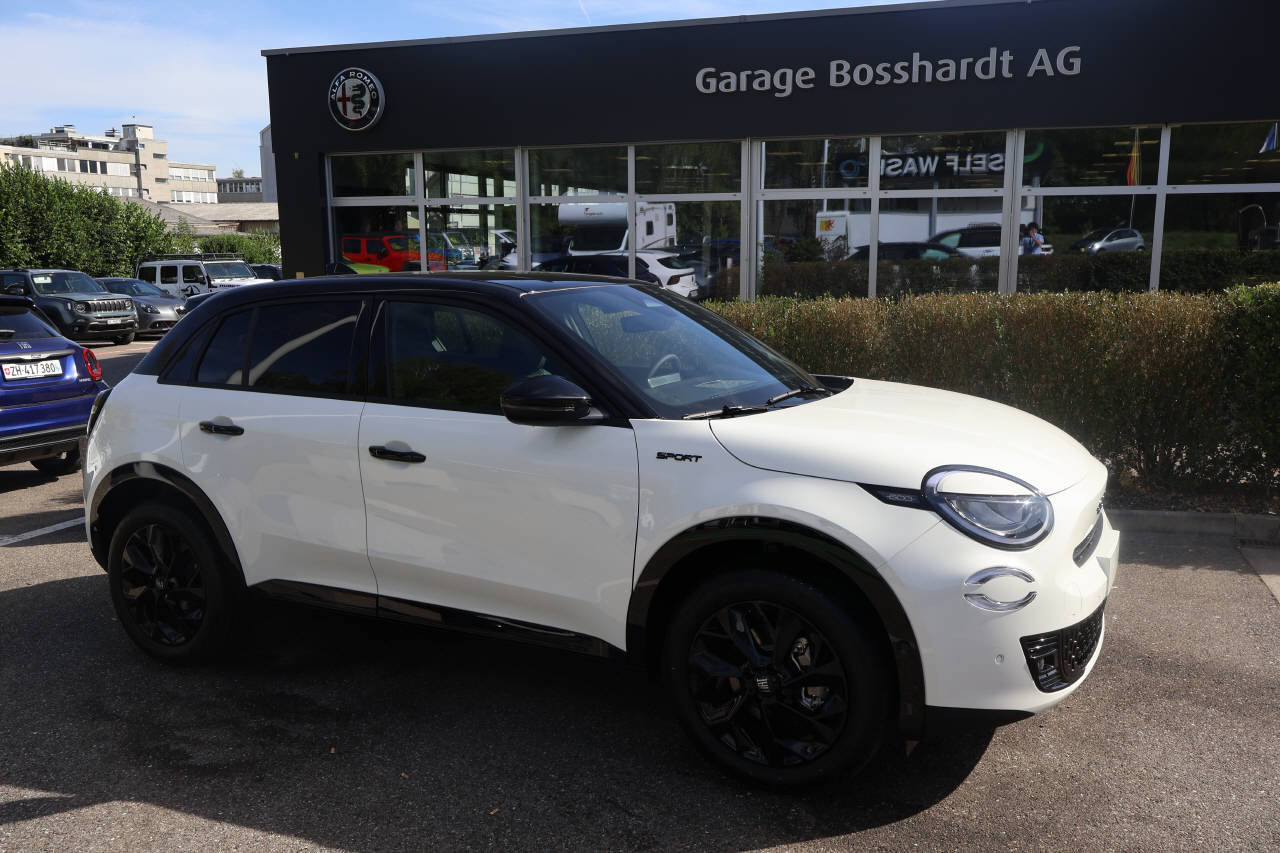 FIAT 600 1.2 Hybrid 145 Sport
