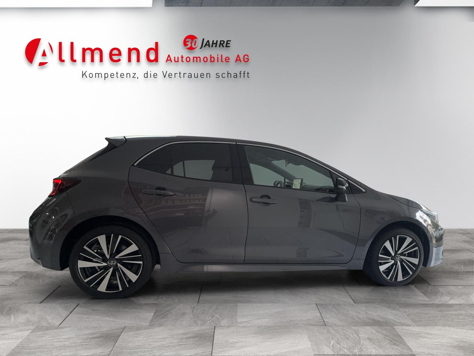 TOYOTA Corolla 1.8 HSD Trend