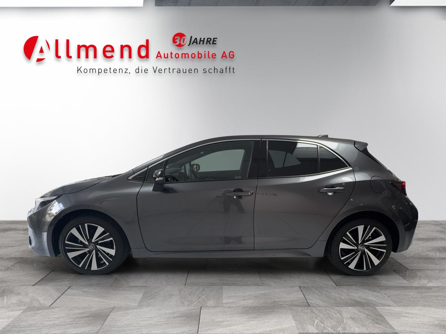 TOYOTA Corolla 1.8 HSD Trend