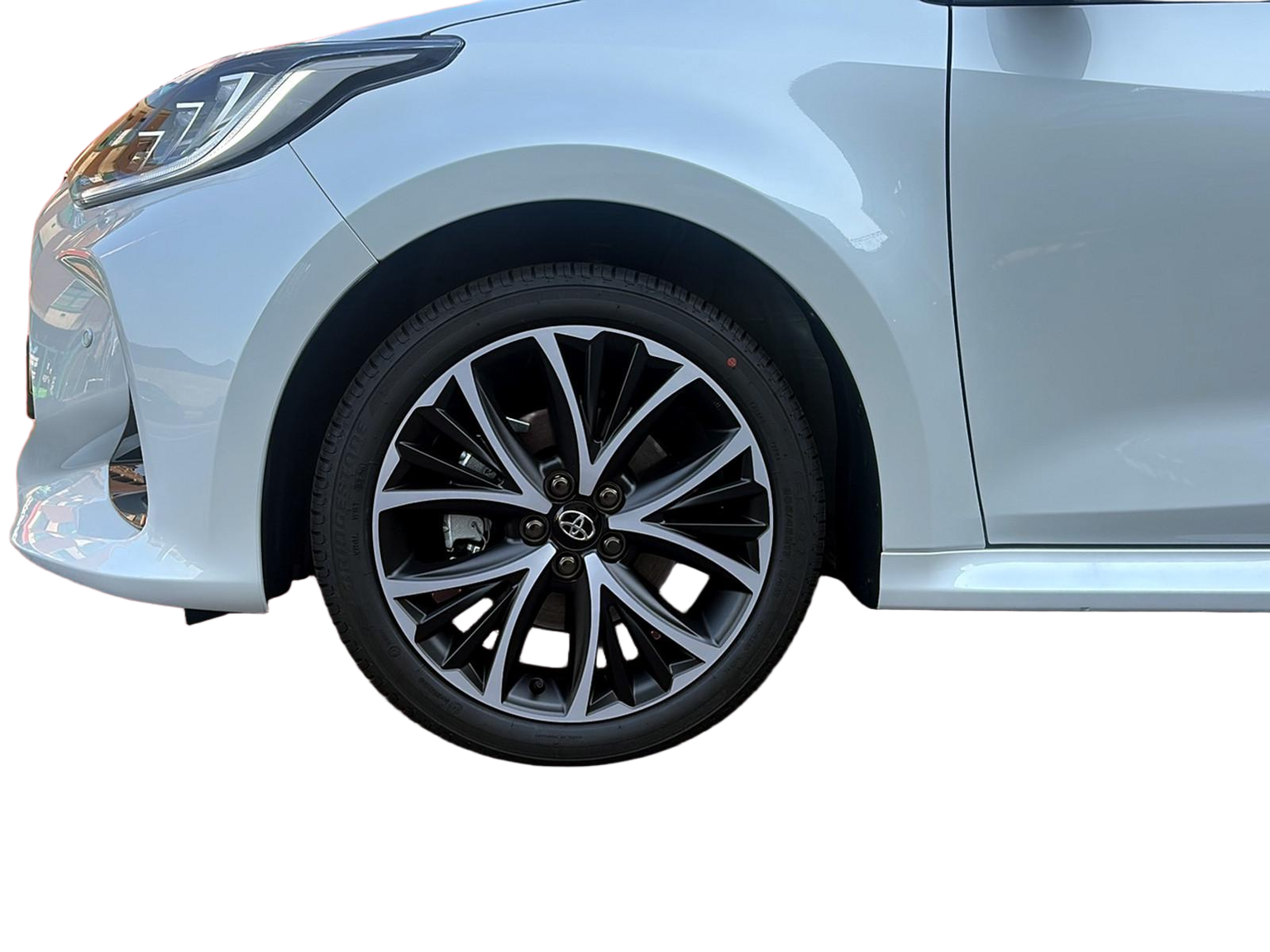 TOYOTA Yaris 1.5 VVT-i HSD Trend