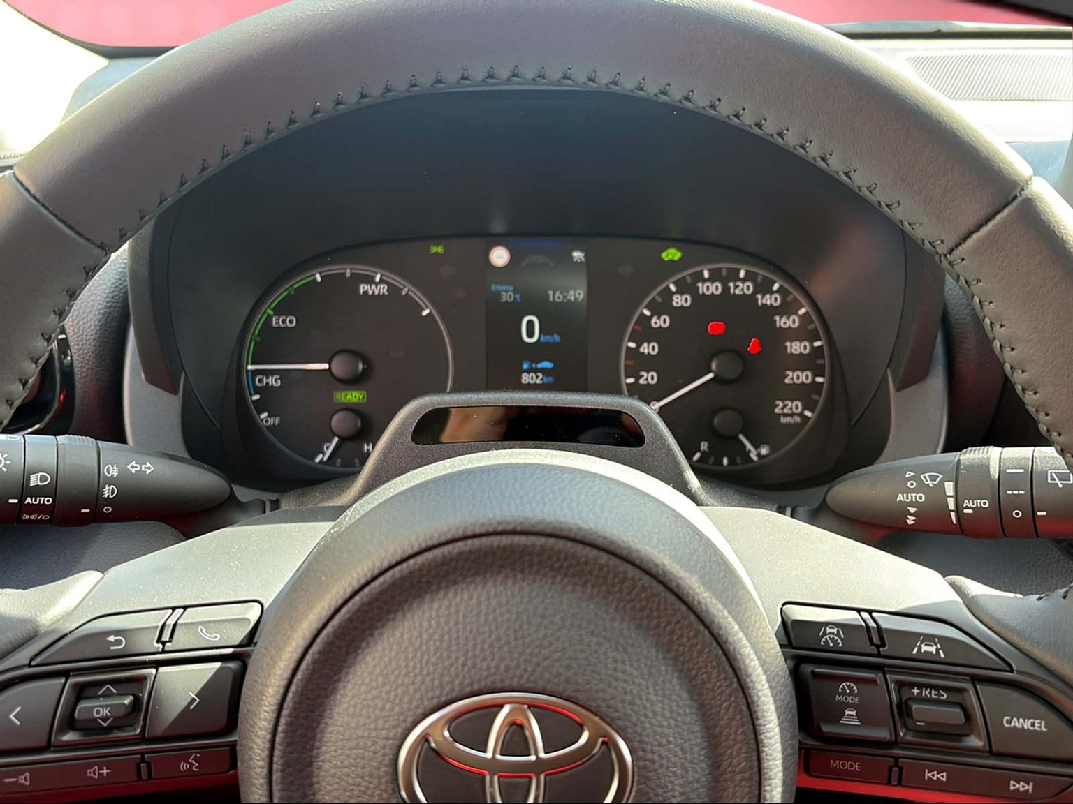 TOYOTA Yaris 1.5 VVT-i HSD Comfort