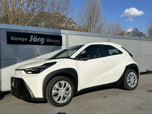 TOYOTA Aygo X 1.5 com. com.