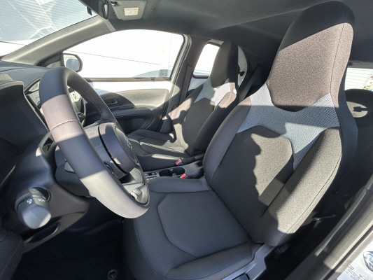 TOYOTA Aygo X 1.5 com. com.