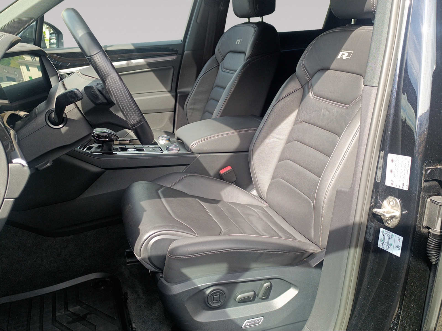 VW Touareg 3.0 TDI R Line Tiptronic