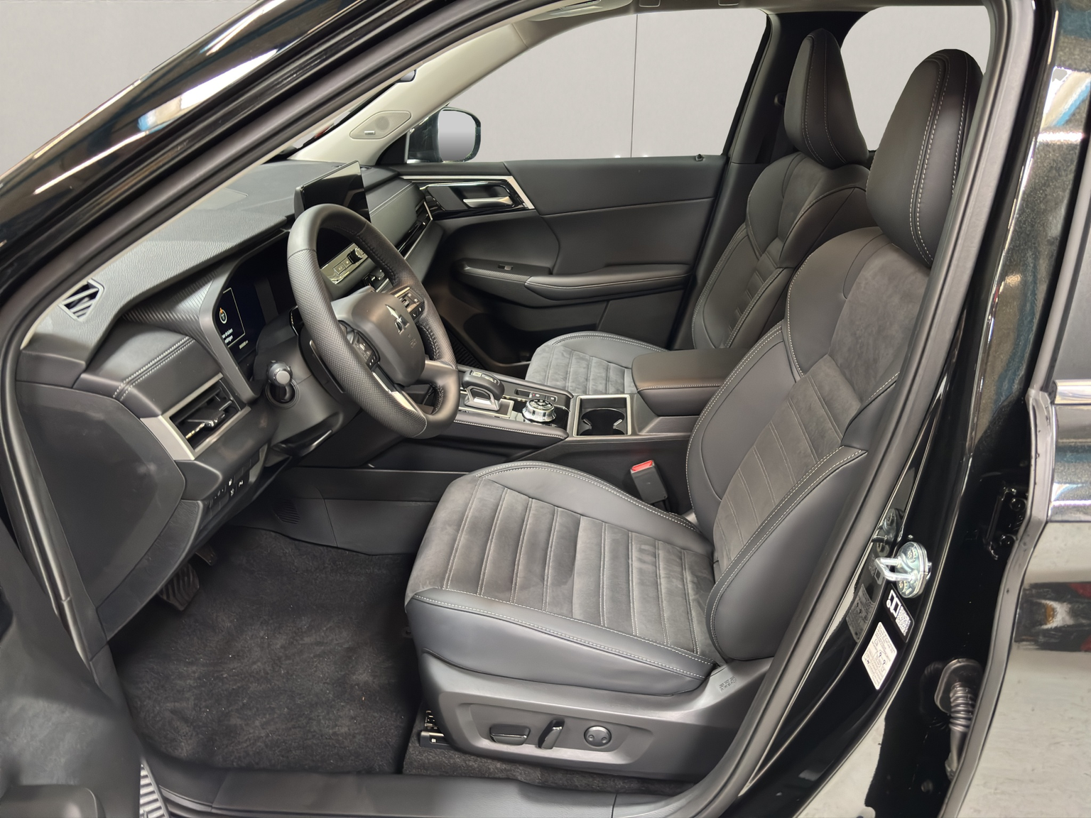 MITSUBISHI Outlander 2.4 PHEV Invite 4x4