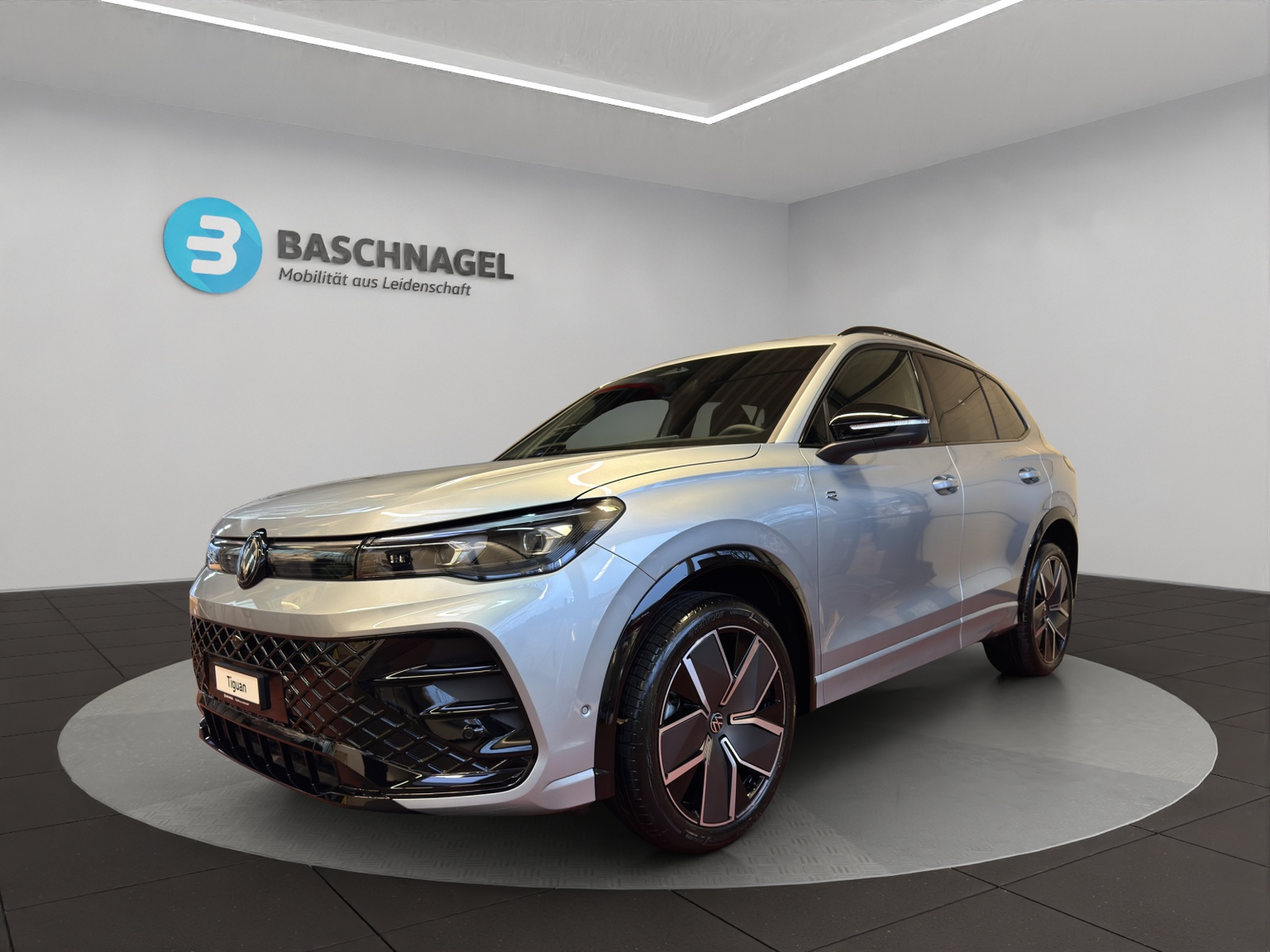 VW Tiguan 2.0 TSI DSG R-Line 4Motion