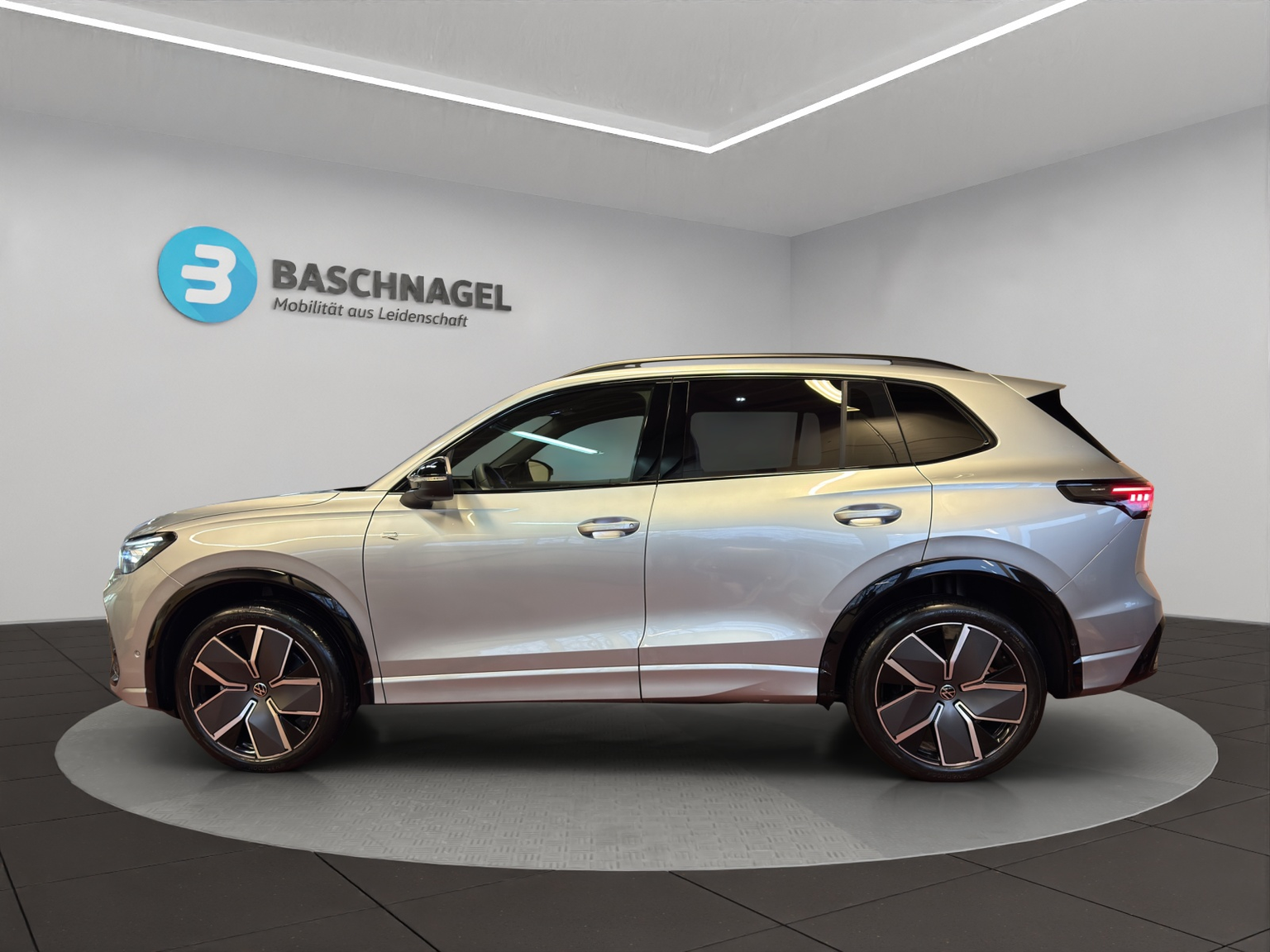 VW Tiguan 2.0 TSI DSG R-Line 4Motion