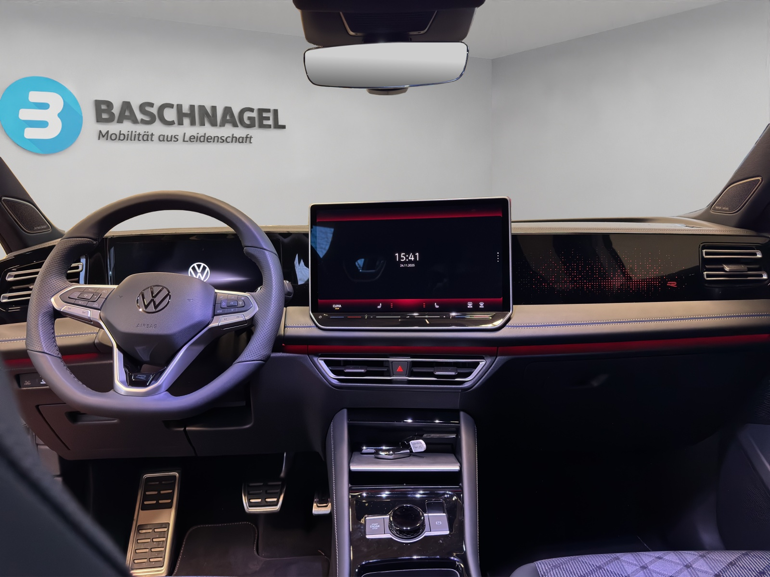 VW Tiguan 2.0 TSI DSG R-Line 4Motion
