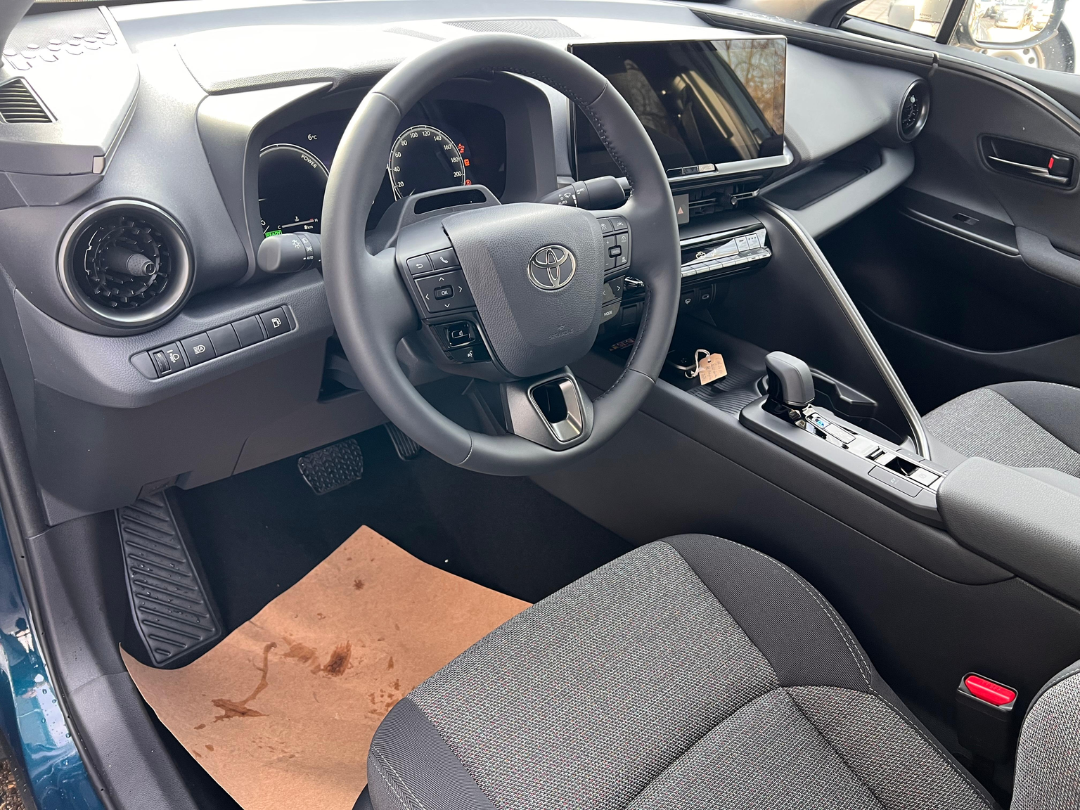 TOYOTA C-HR 2.0 HEV Swiss Edition 4x4