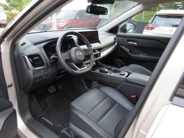 NISSAN X-Trail 1.5 VC-T N-Trek e-4orce 7P