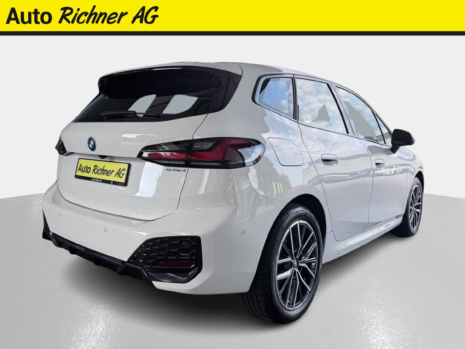 BMW 225e xDrive paddles Active Tourer