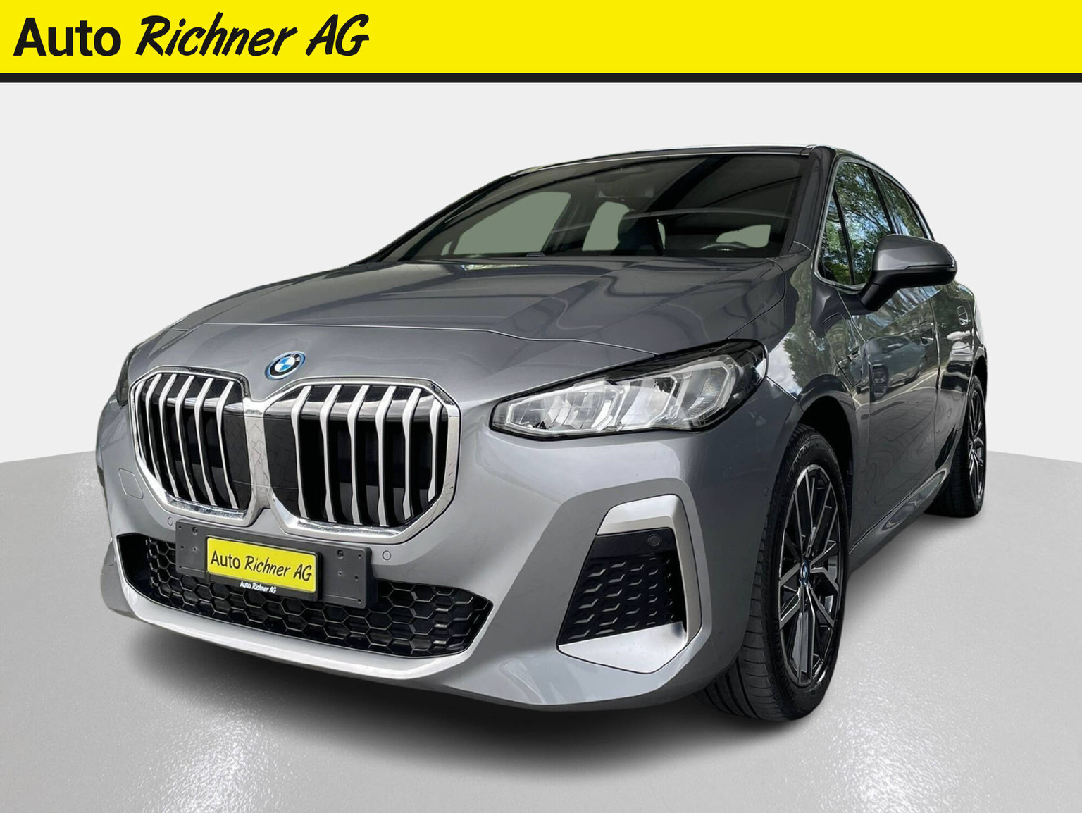 BMW 225e xDrive paddles Active Tourer