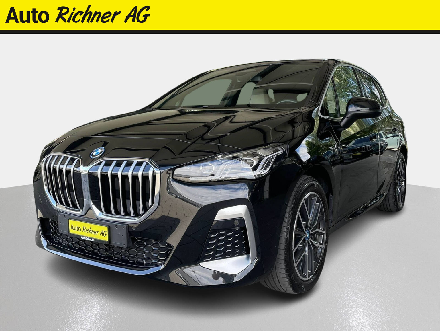 BMW 225e xDrive paddles Active Tourer