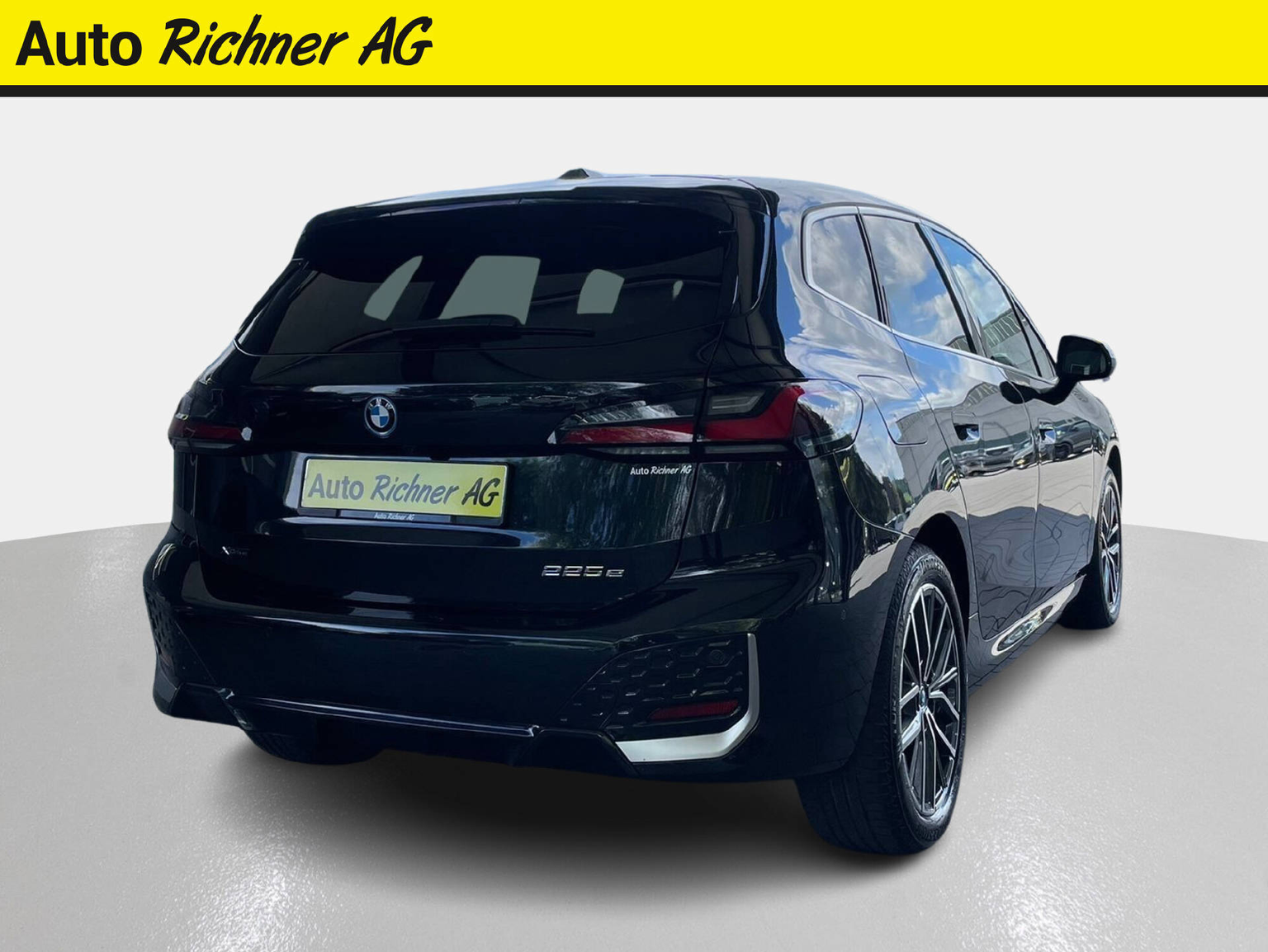 BMW 225e xDrive paddles Active Tourer