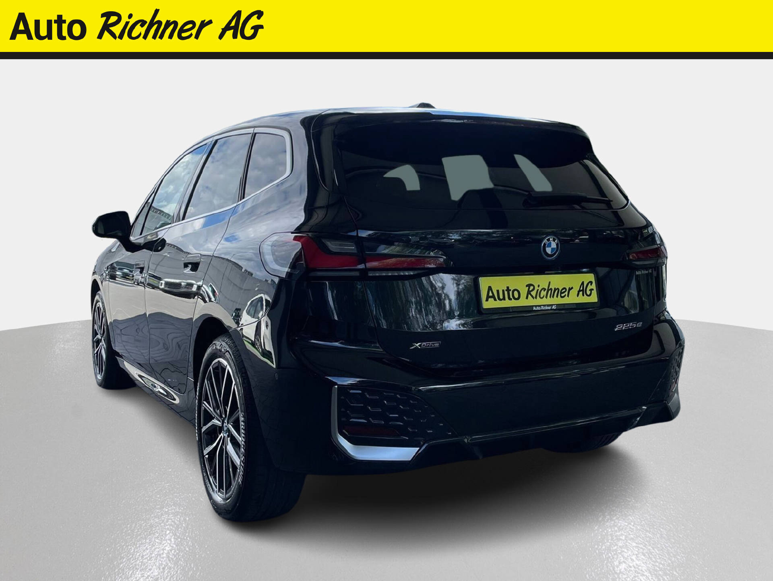 BMW 225e xDrive paddles Active Tourer