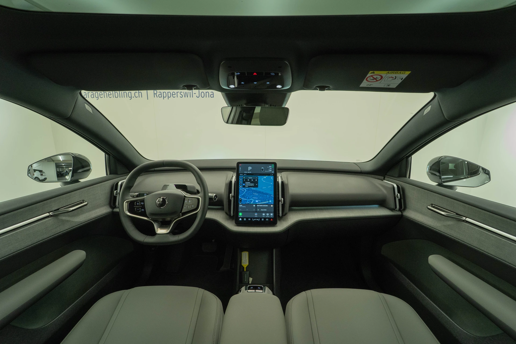 VOLVO EX 30