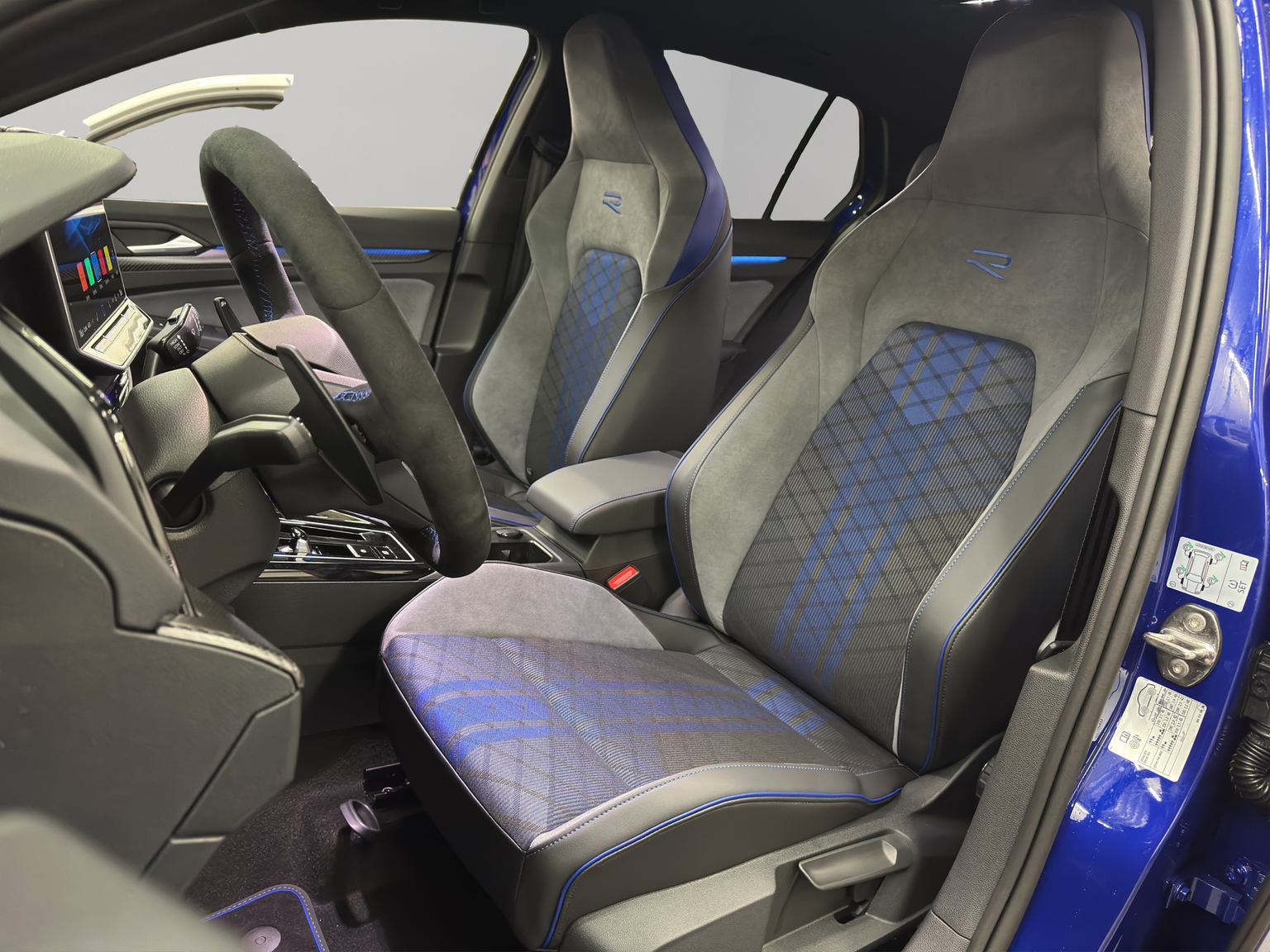 VW Golf 2.0 TSI R DSG 4 Motion