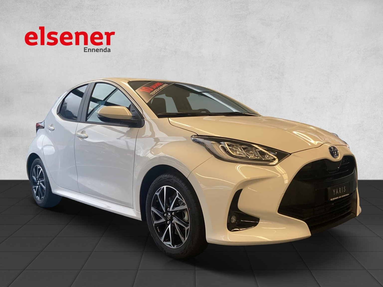 TOYOTA Yaris 1.5 VVT-i HSD Trend