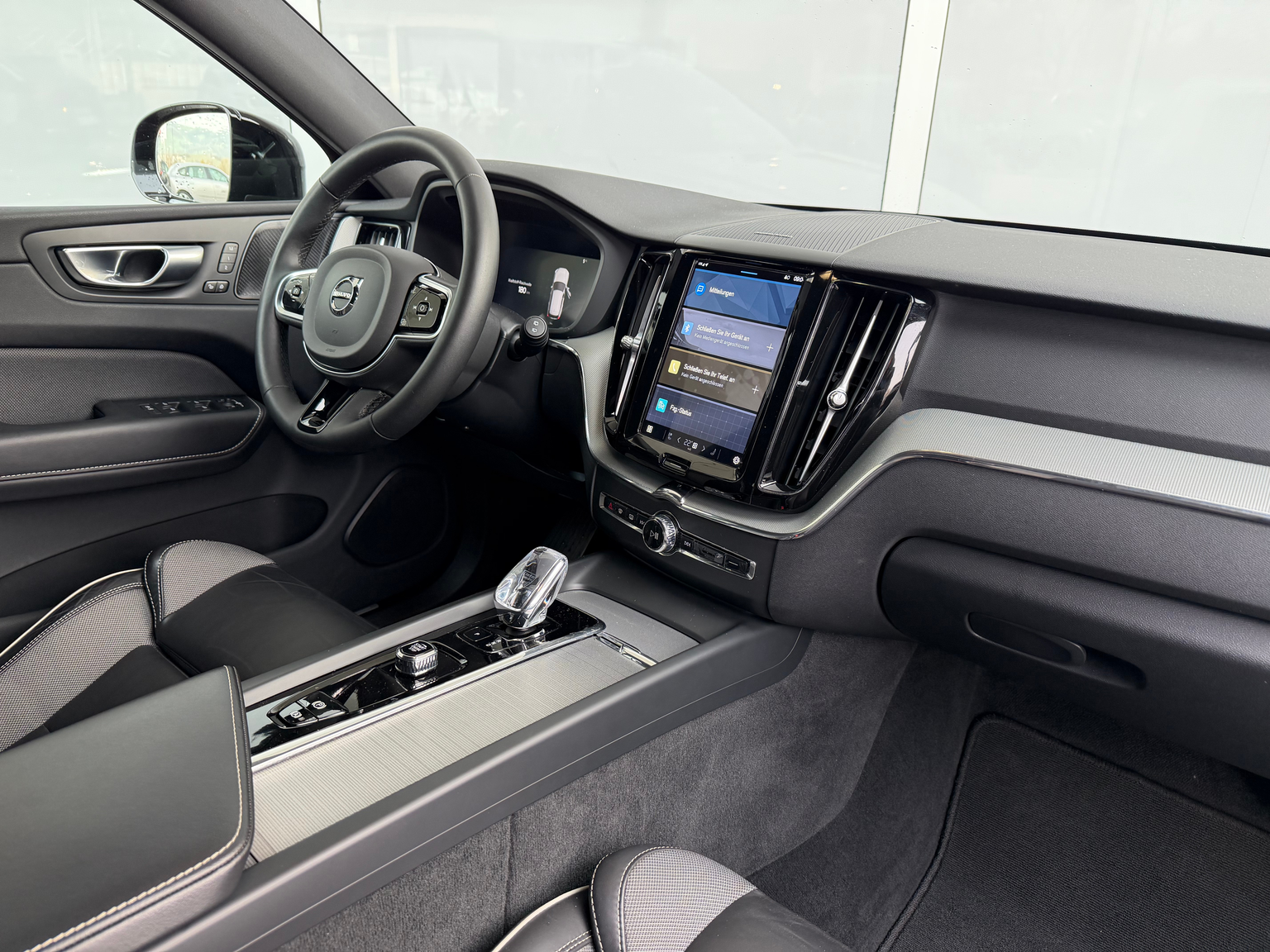 VOLVO XC60 B4 Diesel Mild Hybrid AWD Plus Dark Geartronic
