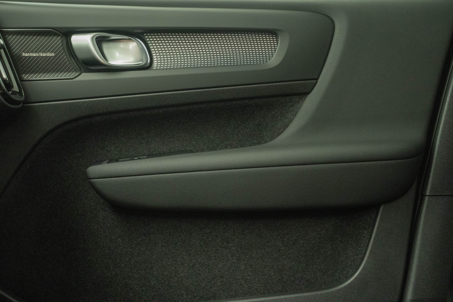 VOLVO EX40 Twin Black Edition AWD