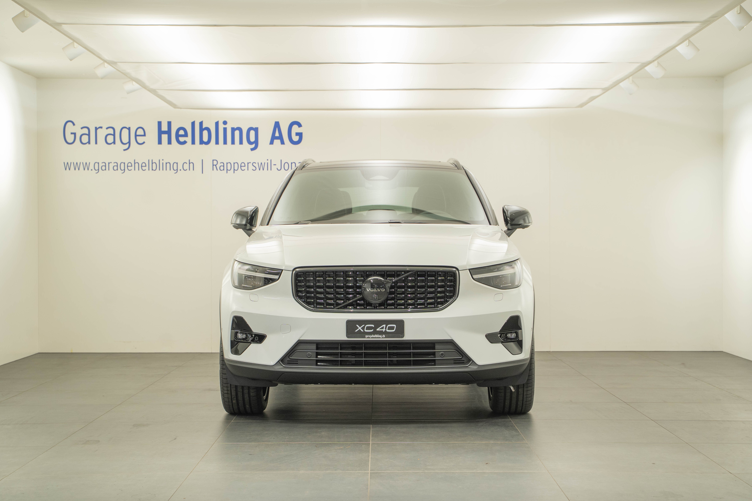 VOLVO XC40 2.0 B4 MH Black Edition