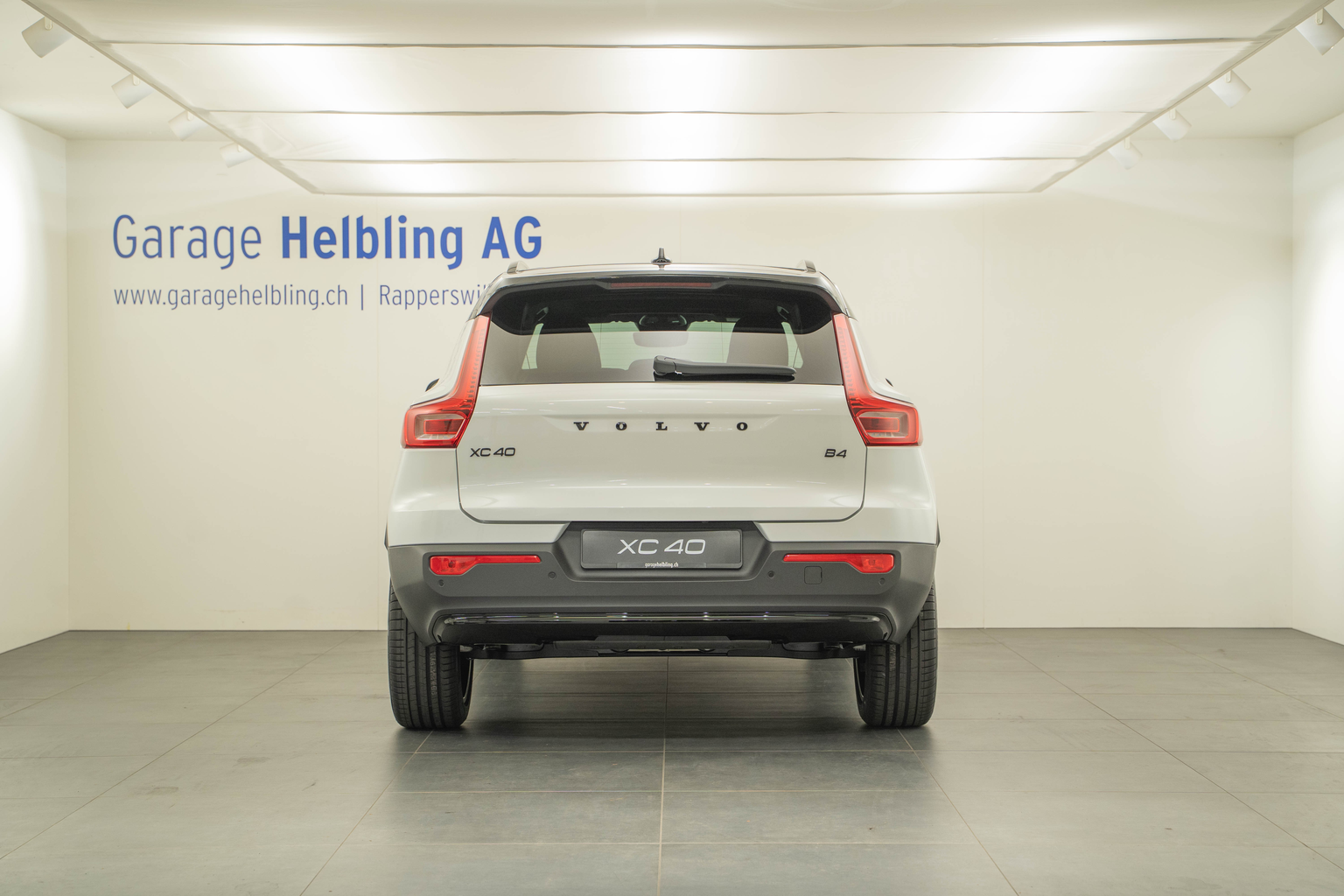 VOLVO XC40 2.0 B4 MH Black Edition