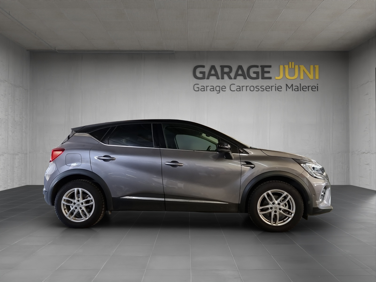 RENAULT Captur 1.6 E-Tech Plug-in Initiale