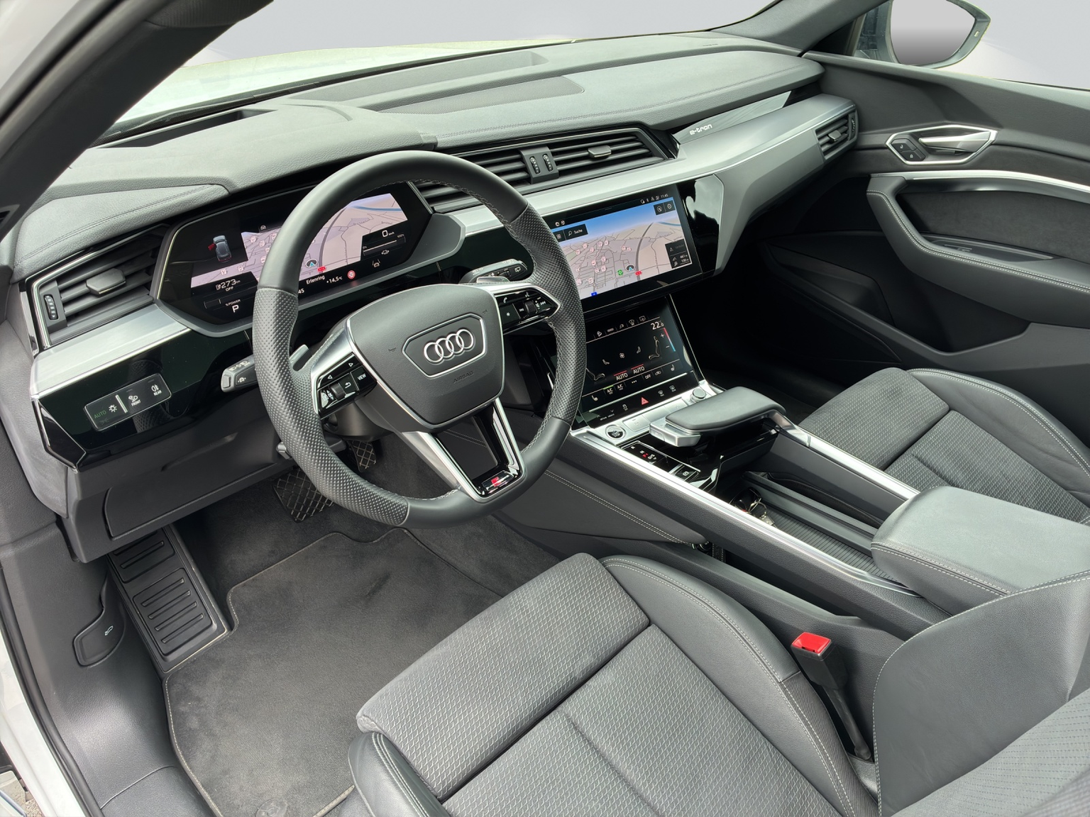 AUDI e-tron 55 S Line Black Edition quattro